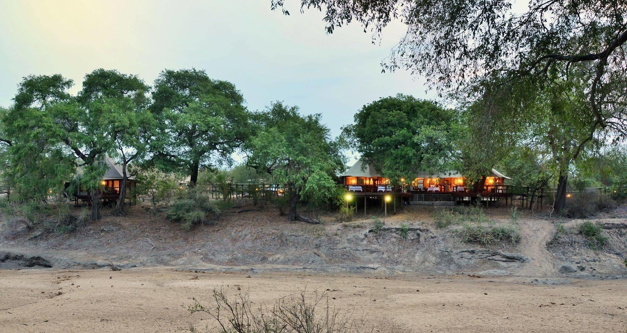 โรงแรมฮามิลตั้นส์เทนเท็ดแคมป์ Mluwati Concession ภายนอก รูปภาพ